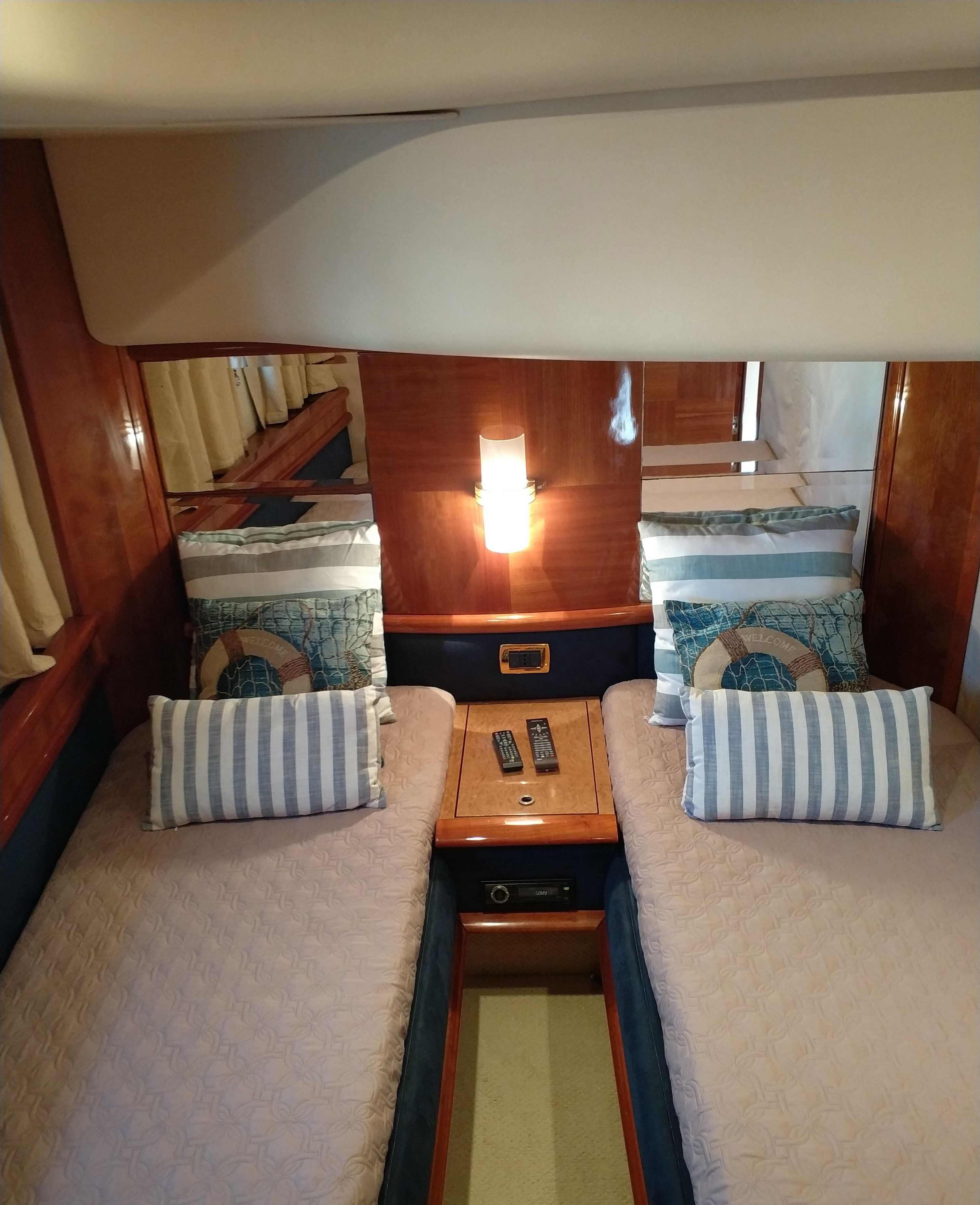 bedroom azimut motor yacht for rent (10)
