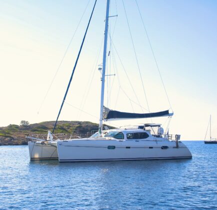 Sailing Vacations in Greece with Catamaran: Why It Beats Island Hopping